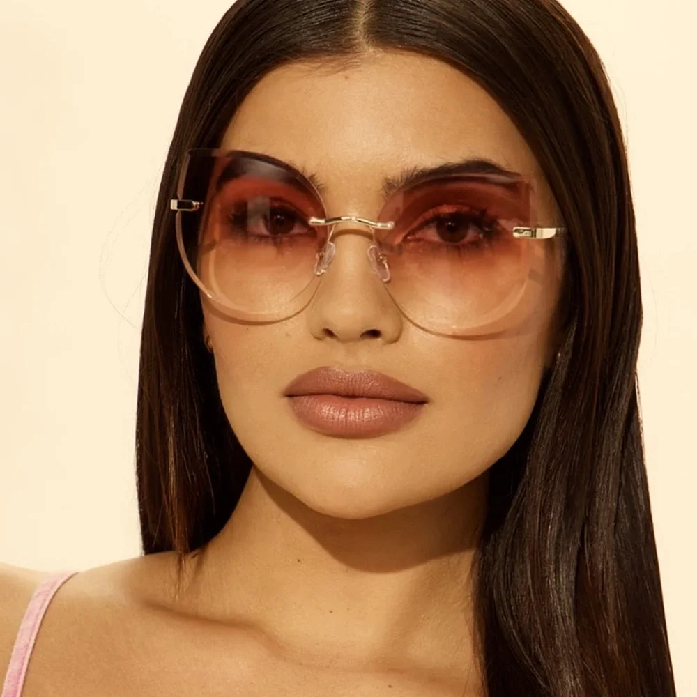 Catch Me Tonight Sunglasses-Pink NEW 🏷️